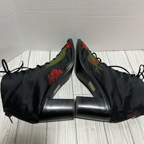 Jeffery Campbell black/red open toe tie up boots size 10 floral heels - Picture 8 of 9